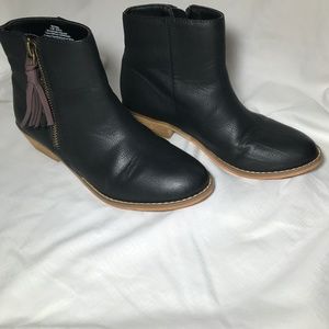 Tucker + Tate Black Side Zip Boots Size 2.5M